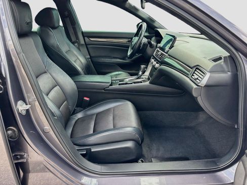 Certified 2018 Honda Accord Sport image 29