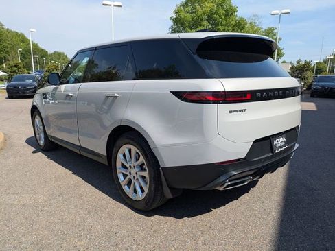 Used 2025 Land Rover Range Rover Sport AWD/4WD image 4