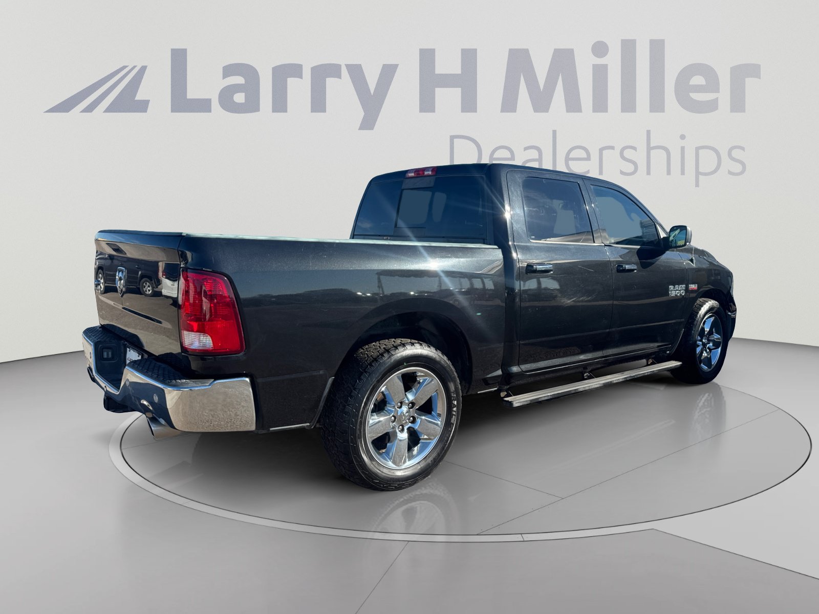 Used 2017 RAM 1500 Big Horn RWD image 5