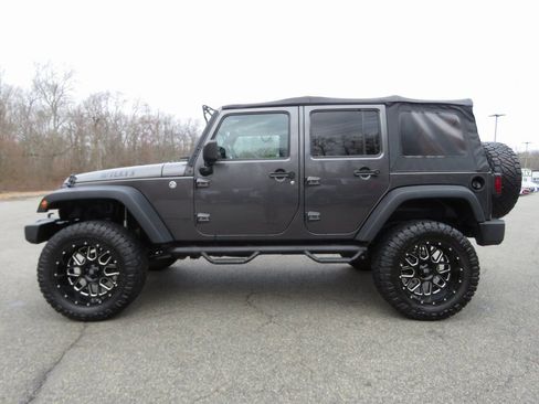 Used 2018 Jeep Wrangler Unlimited Sport image 8