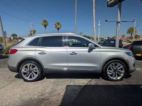 Used 2018 Lincoln MKX Reserve w/ Driver Assistance Package FWD image 4