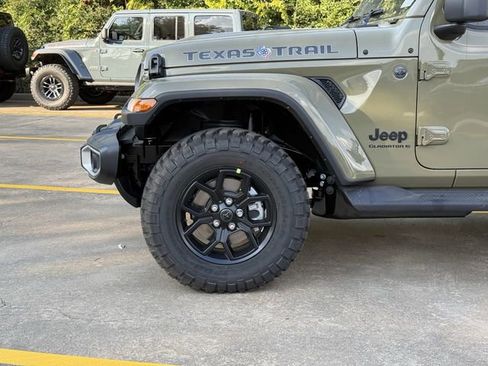 New 2026 Jeep Gladiator Sport image 9