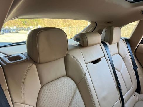 Used 2016 Porsche Macan S image 32