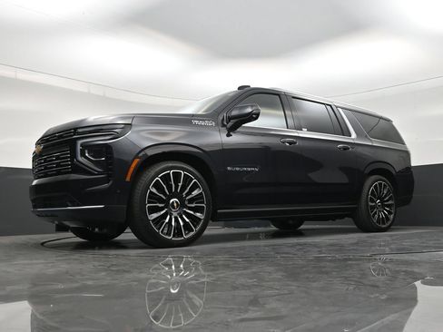 Used 2026 Chevrolet Suburban High Country AWD/4WD image 20