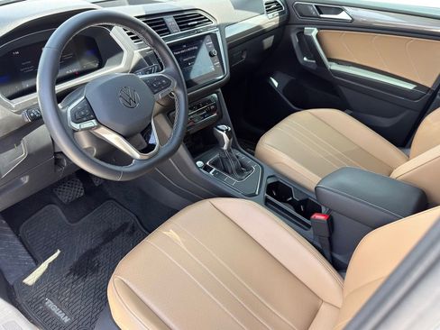 Used 2023 Volkswagen Tiguan SE image 10