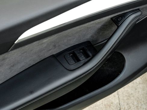Used 2022 Tesla Model Y Performance AWD/4WD image 49