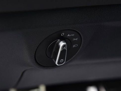 Certified 2025 Volkswagen Jetta Sport FWD image 11