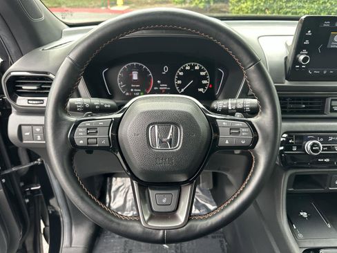 Used 2024 Honda Pilot TrailSport image 15