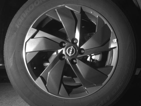 Used 2025 Nissan Rogue SV image 13