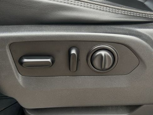 Used 2020 Chevrolet Silverado 1500 High Country w/ Technology Package image 30