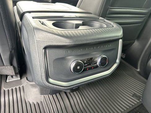 Used 2025 Ford Expedition Platinum w/ Stealth Performance Package AWD/4WD image 28