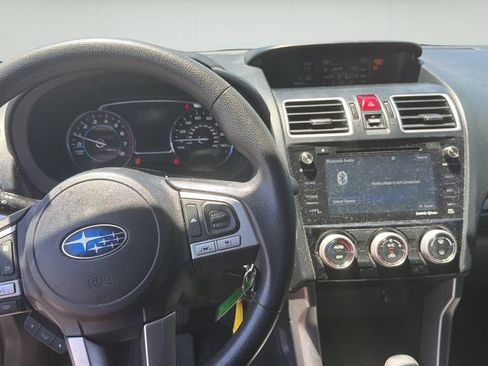 Used 2017 Subaru Forester 2.5i Premium AWD/4WD image 12