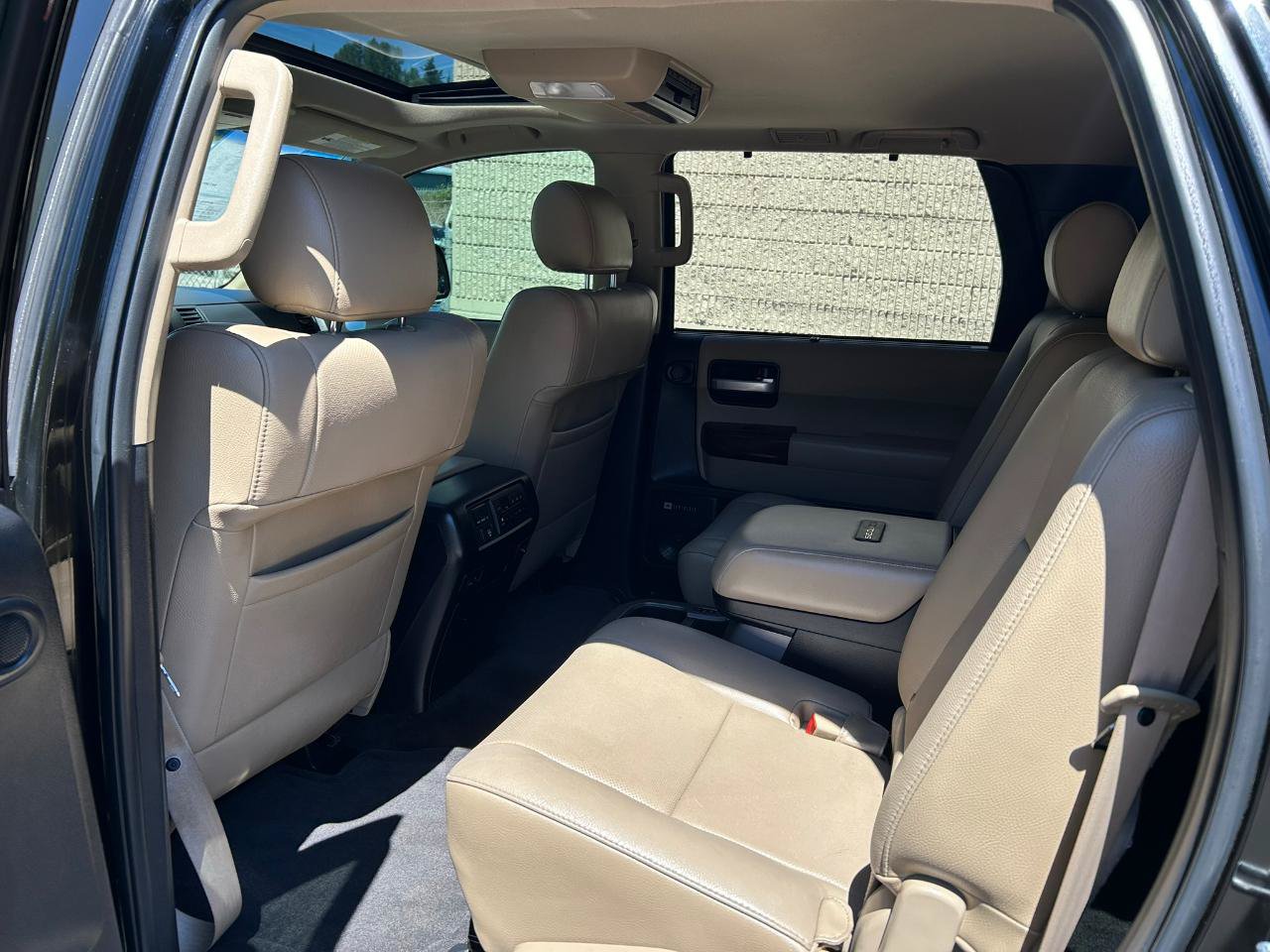 Used 2012 Toyota Sequoia Platinum AWD/4WD image 16