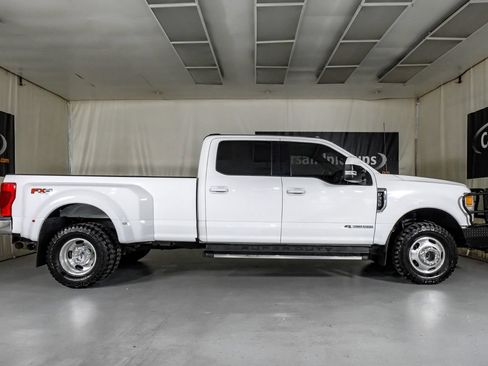 Used 2022 Ford F350 Lariat w/ Lariat Value Package AWD/4WD image 5