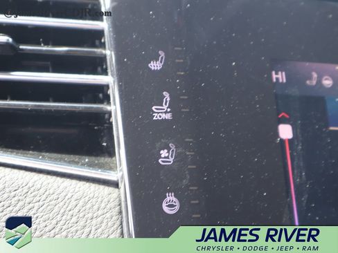 Used 2023 Jeep Wagoneer L Series II image 36