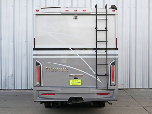 Used 2021 Mercedes-Benz Sprinter 3500 w/ Acoustic Package image 10