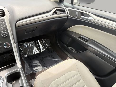 Used 2019 Ford Fusion S FWD image 15