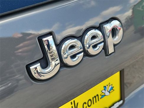 Used 2019 Jeep Cherokee Limited w/ Luxury Group image 30