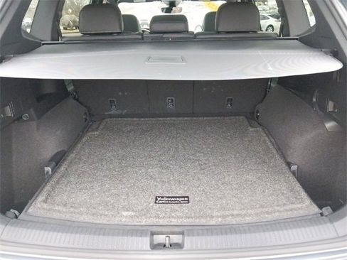 Used 2023 Volkswagen Tiguan SEL R-Line image 29