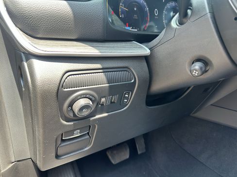 Used 2024 Jeep Wagoneer Series II w/ Flexible Seating Group RWD image 26