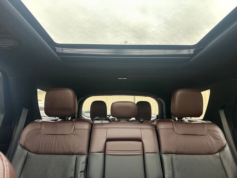 Used 2024 Ford Explorer Platinum w/ Technology Package image 35