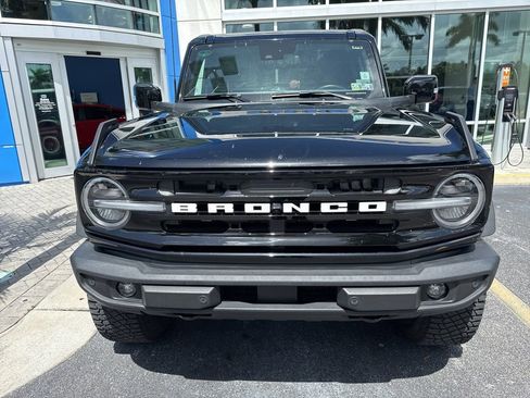 Used 2022 Ford Bronco Outer Banks w/ Sasquatch Package AWD/4WD image 8