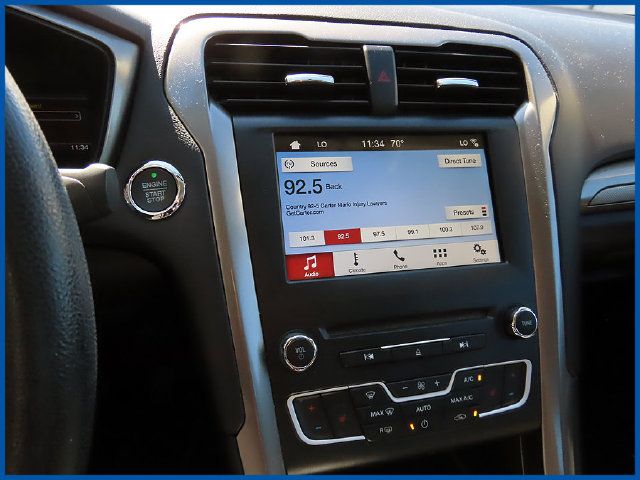 Used 2018 Ford Fusion SE w/ Fusion SE Technology Package FWD image 17