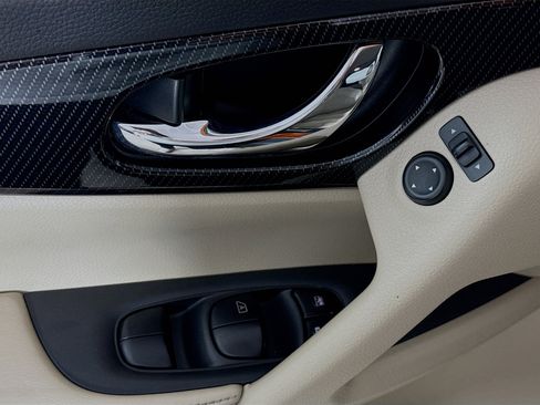 Used 2017 Nissan Rogue SL w/ SL Premium Package image 21