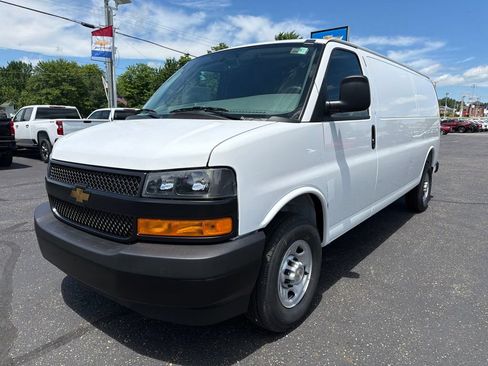 New 2026 Chevrolet Express 2500 Extended w/ Driver Convenience Package RWD image 17