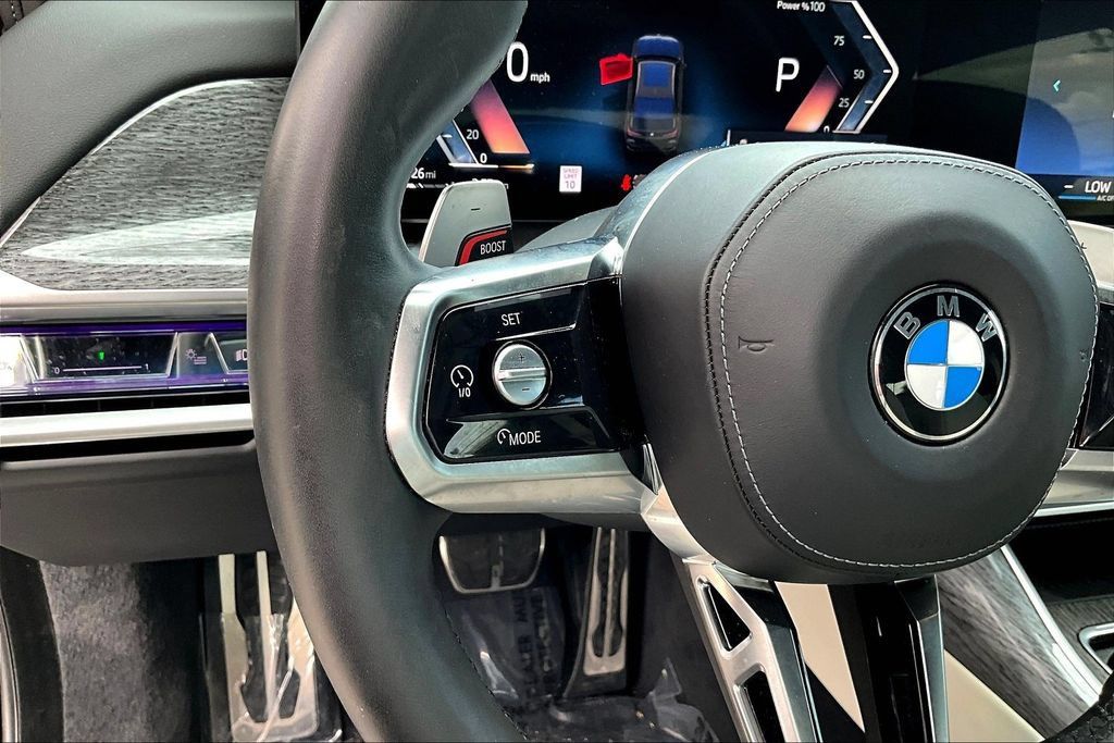 Used 2023 BMW 760i xDrive w/ Executive Package AWD/4WD image 11
