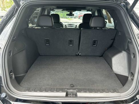 Used 2023 Chevrolet Equinox RS FWD image 25