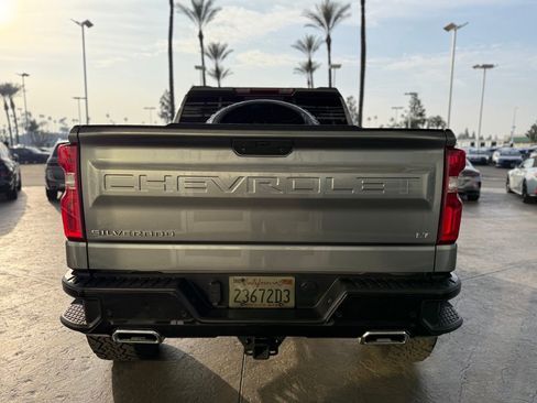 Used 2021 Chevrolet Silverado 1500 LT Trail Boss w/ Convenience Package II image 4