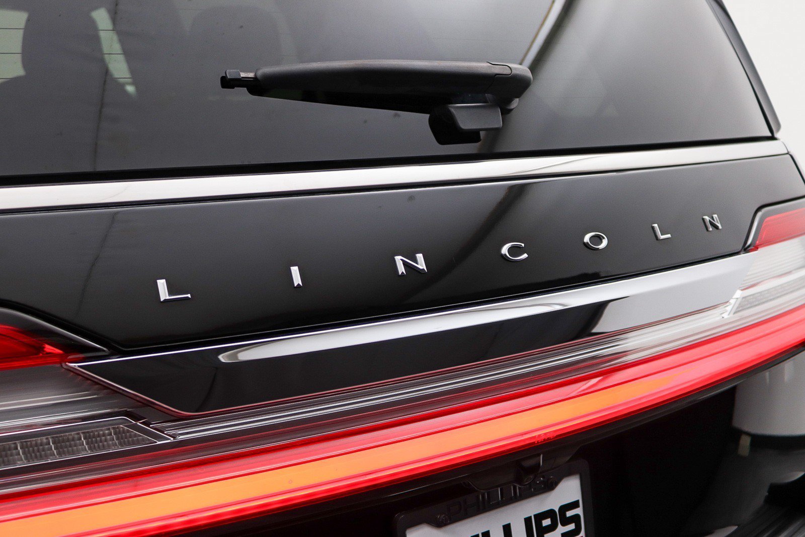 Used 2018 Lincoln Navigator Select w/ Technology Package RWD image 13
