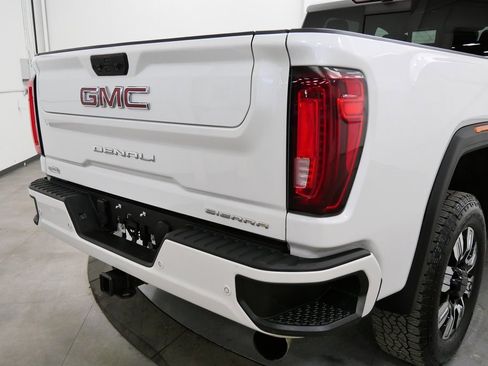 Used 2021 GMC Sierra 2500 Denali w/ Denali Ultimate Package image 9