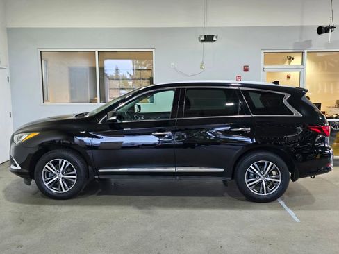 Used 2019 INFINITI QX60 Luxe w/ Essential Package image 7