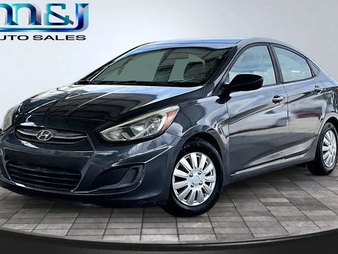 Used 2017 Hyundai Accent SE FWD image 1