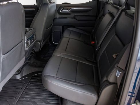 Used 2023 GMC Sierra 1500 SLT image 35