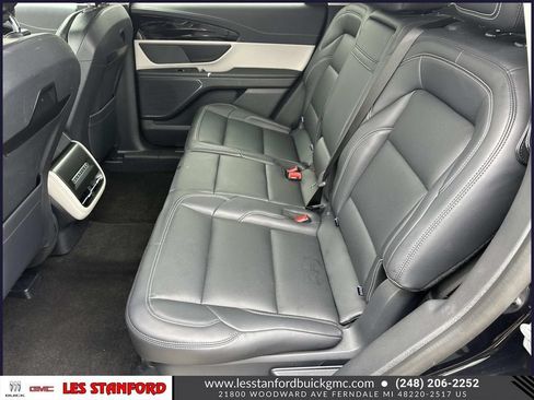 Used 2024 Lincoln Nautilus Premier AWD/4WD image 13