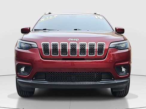 Used 2019 Jeep Cherokee Latitude Plus image 2