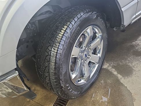 Used 2022 Ford F150 Lariat w/ Equipment Group 502A High AWD/4WD image 32