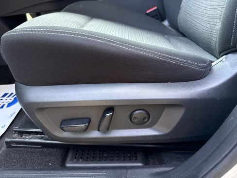 Used 2023 Nissan Rogue SV FWD image 12