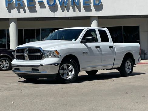 Used 2024 RAM 1500 Classic SLT image 2