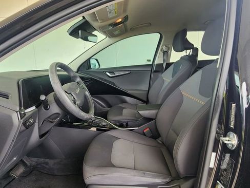 Used 2024 Kia Niro LX FWD image 17
