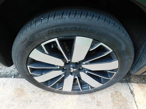 Used 2025 Mitsubishi Outlander SE AWD/4WD image 8