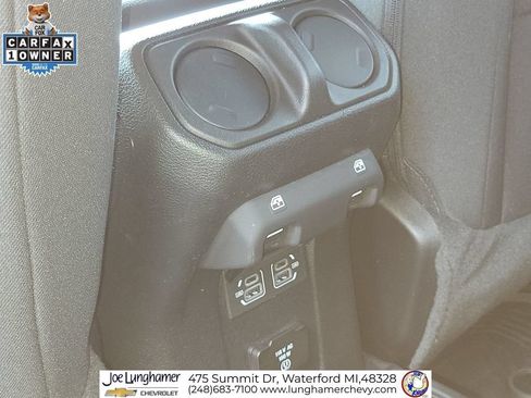 Used 2022 Jeep Wrangler Unlimited Sahara w/ Cold Weather Group AWD/4WD image 24