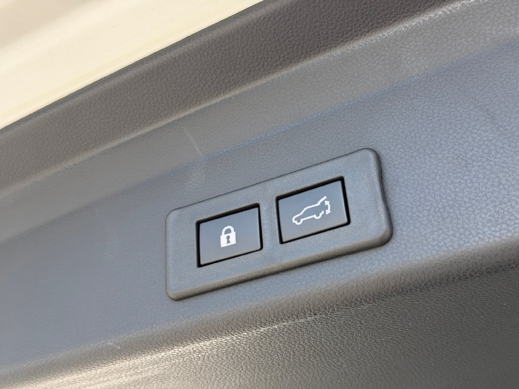 Used 2024 Subaru Ascent Touring AWD/4WD image 17