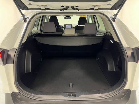 Used 2022 Toyota RAV4 XLE AWD/4WD image 30
