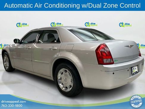 Used 2006 Chrysler 300 Touring image 7
