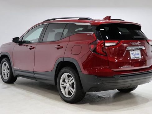 Used 2023 GMC Terrain SLE w/ Driver Convenience Package FWD image 5