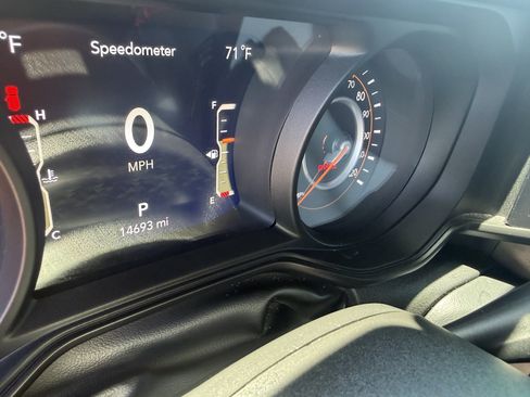 Used 2024 Jeep Wrangler Unlimited Rubicon AWD/4WD image 35